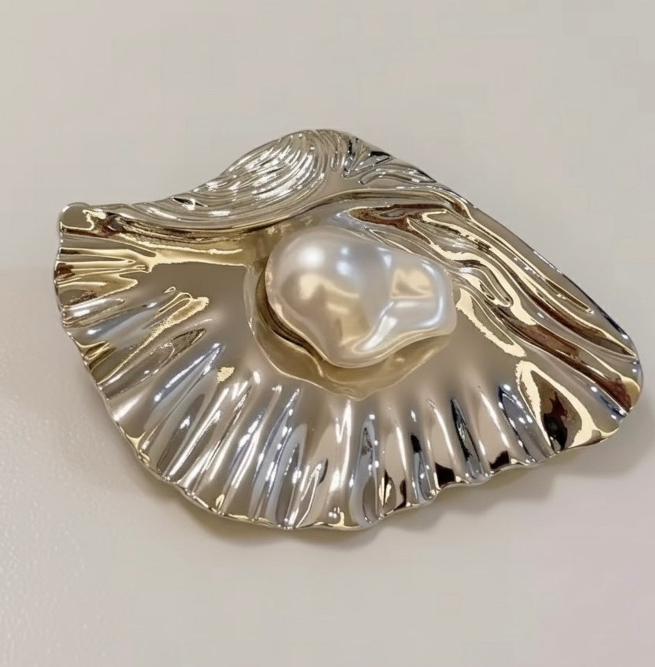 Shell Shaped Pearl Pin Brooch