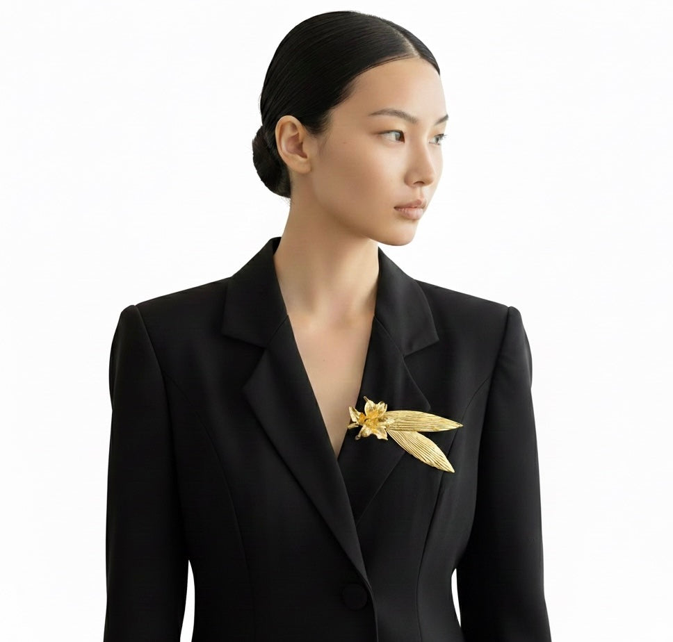 Leaf Tail Flower Brooch