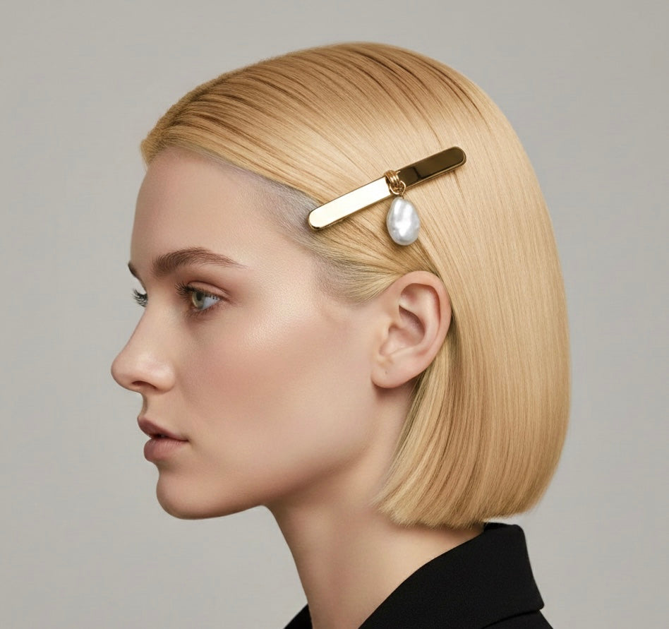 Hair clip with baroque pearl