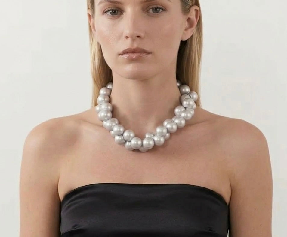 Chunky Pearls Necklace