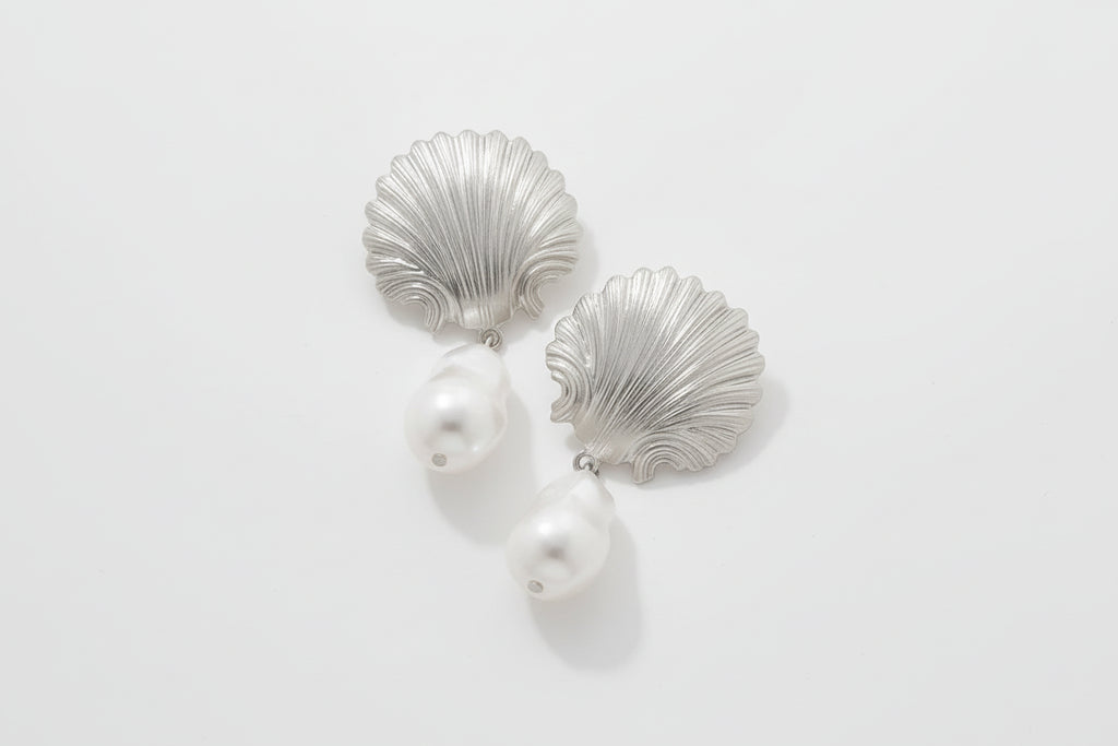 Shell Pearl Dangle Earrings