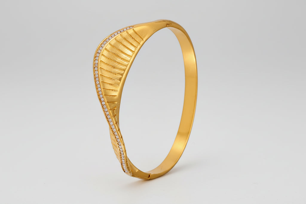 Curves Zircon Bangle